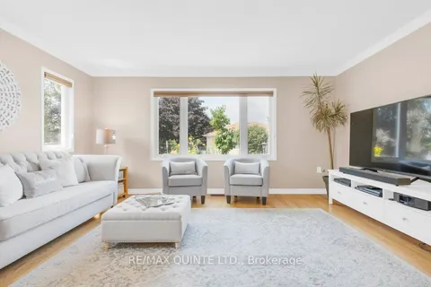 2 Heritage Drive, ON K0K 3L0