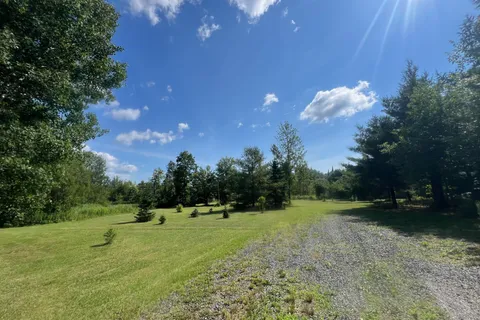 811 Centre Road, ON P2A 0B4