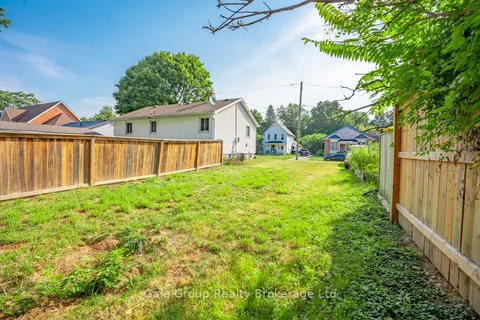 34 Prince Street, ON N7M 4N6