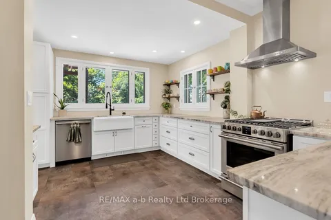 347 Broadway Street, ON N4G 3S4