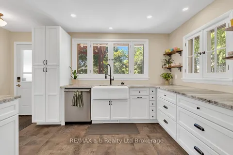 347 Broadway Street, ON N4G 3S4