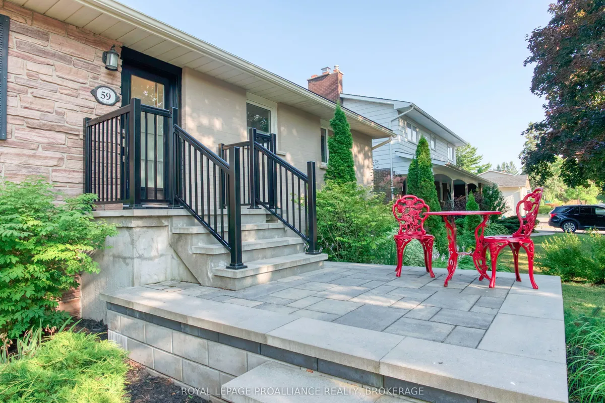 59 Fairway Hill Crescent, ON K7M 2B3