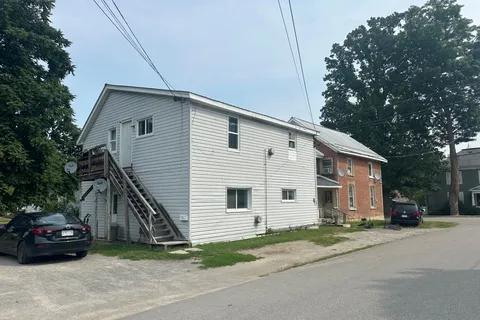 6 Victoria Street, ON K0E 1B0