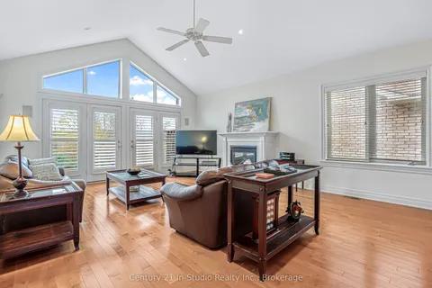 6 Glen Abbey Court, ON N4L 1Y4