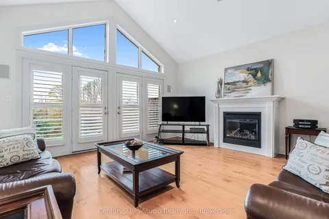 6 Glen Abbey Court, ON N4L 1Y4