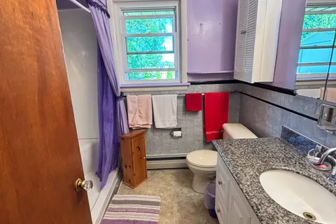 517 Norfolk Street, ON N3Y 2X6