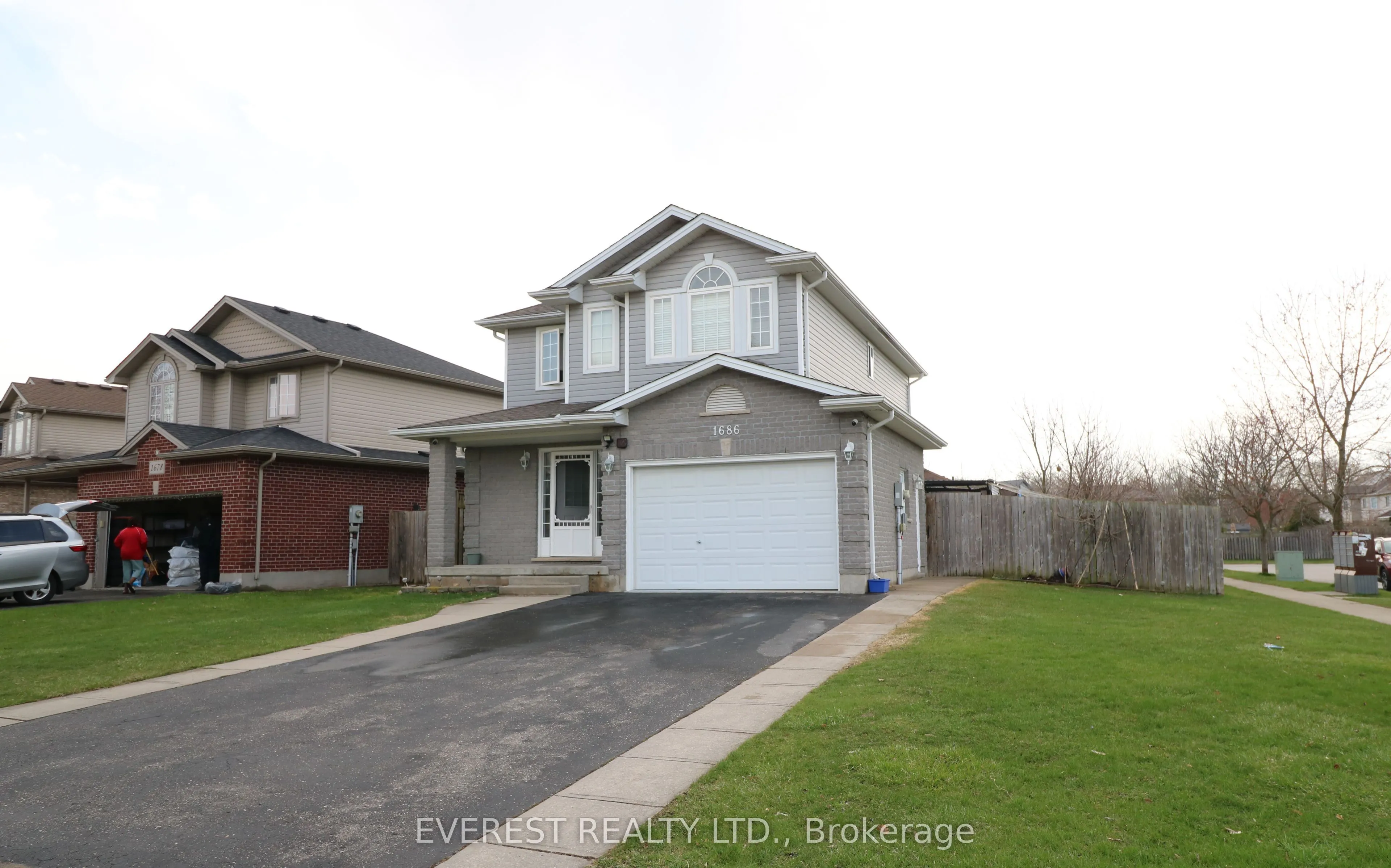 1686 Blackmaple Crescent, ON N5Y 6L6