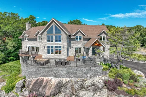 1188 1000 Islands Parkway, ON K0E 1R0