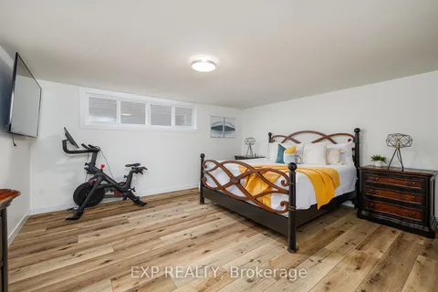 880 Wood Drive, ON N4W 0B7