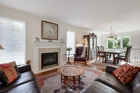 10 Ladybirds Crescent, ON K2S 1Z6