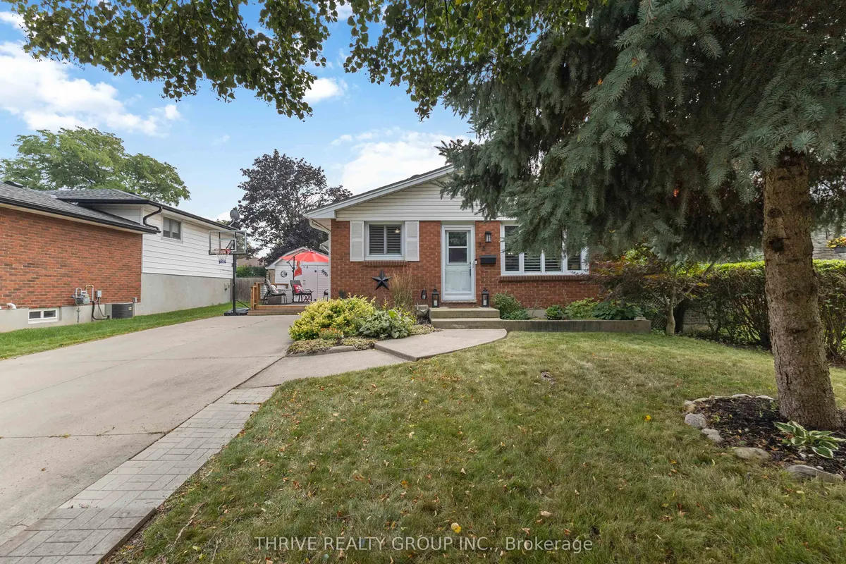 35 Surrey Crescent, ON N6E 1T7