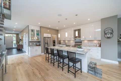 51 Aylen Avenue, ON K2A 3P6