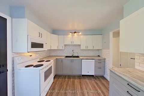 439 Queen Street, ON N0G 2L2