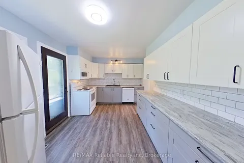 439 Queen Street, ON N0G 2L2