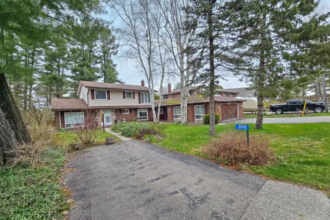 570 Phillip Street, ON P1P 1M3