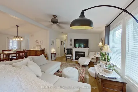 52 Cherokee Lane, ON N7A 3Y2