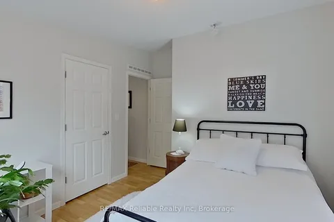 52 Cherokee Lane, ON N7A 3Y2