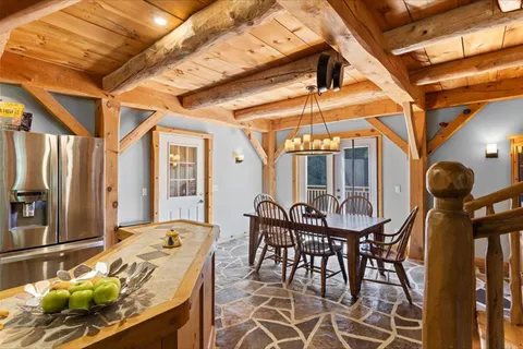 210 EAGLE Crescent, ON N0C 1M0