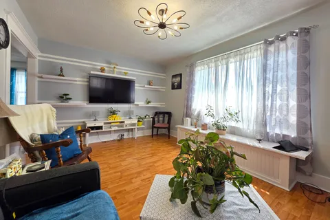 228 Jarvis Street, ON L2A 2S5