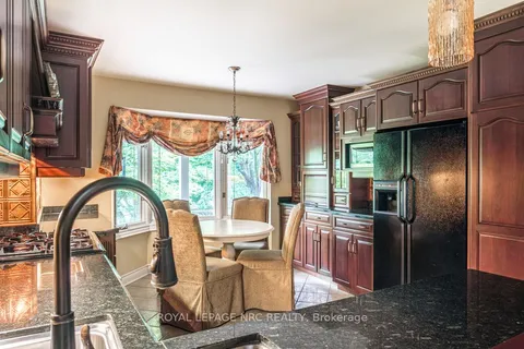 1110 CENTRE Street, ON L0S 1C0