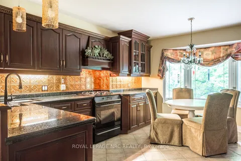 1110 CENTRE Street, ON L0S 1C0