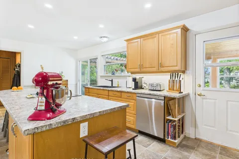 213 Huron Road Road, ON N2Z 2X3