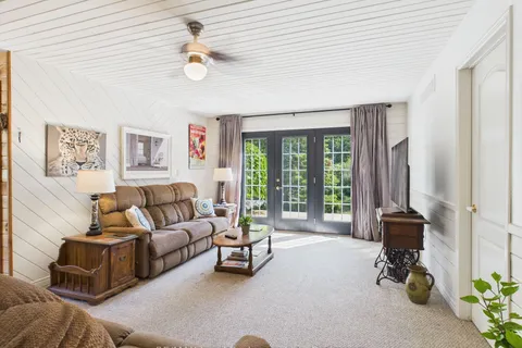 213 Huron Road Road, ON N2Z 2X3