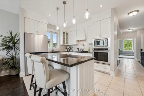 94 Aberfoyle Mill Crescent, ON N1H 6H9