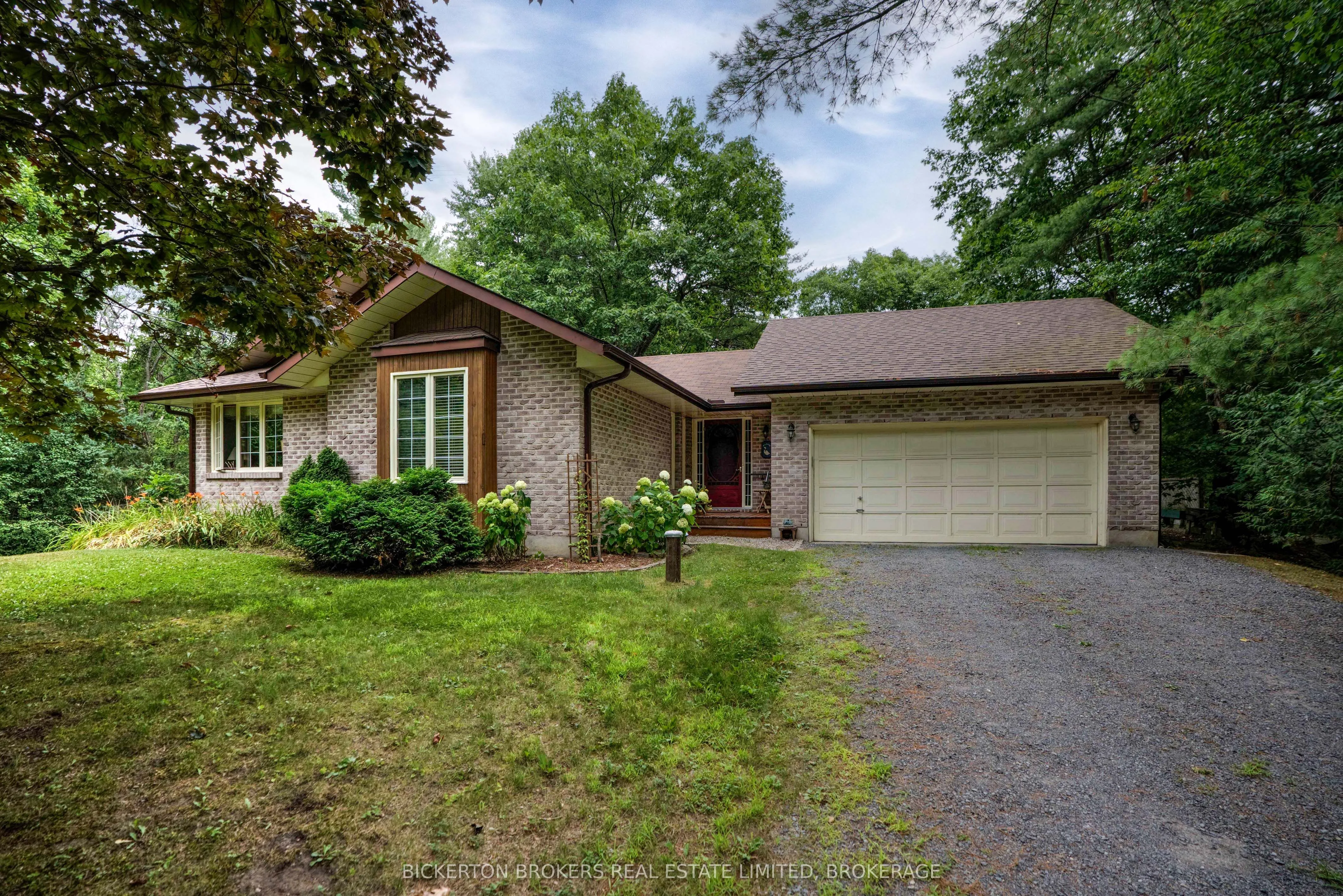 16 Village Estates Road, ON K0E 1L0