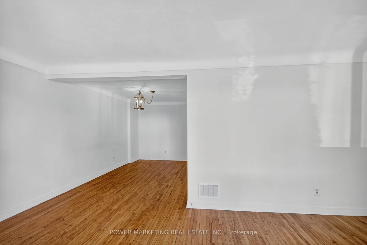 528 MUTUAL Street, ON K1K 1C6