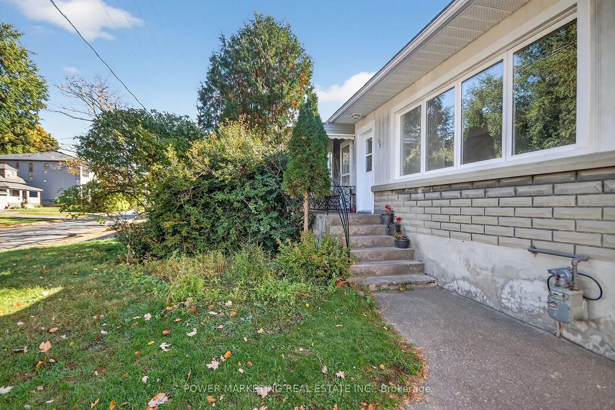 528 MUTUAL Street, ON K1K 1C6