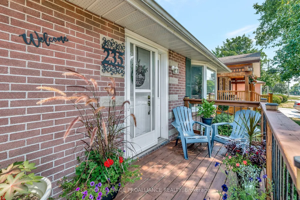 235 FARLEY Avenue, ON K8N 4L7