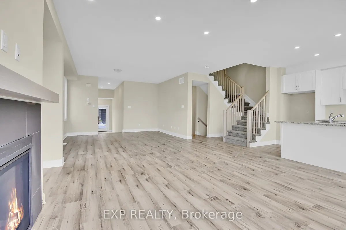 23 REYNOLDS Avenue, ON K7C 0W4