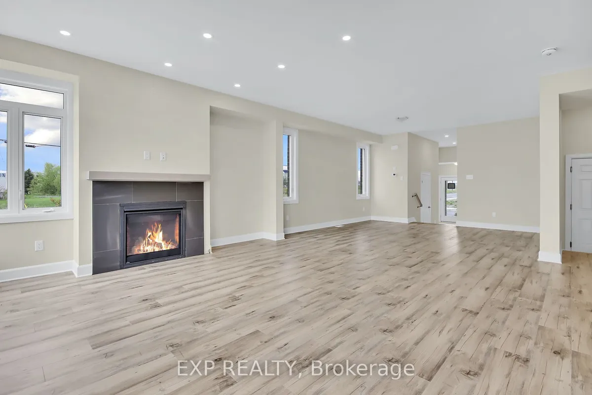 23 REYNOLDS Avenue, ON K7C 0W4