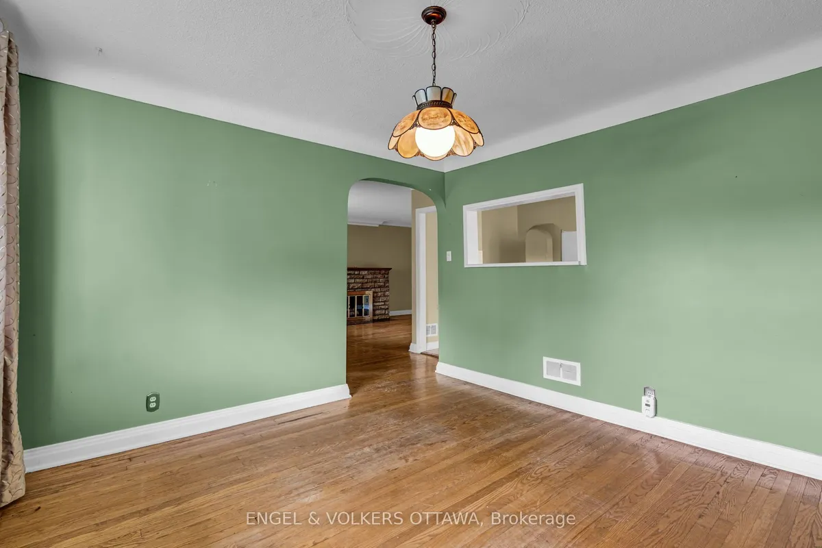 522 Cambridge Street, ON K1S 4J3