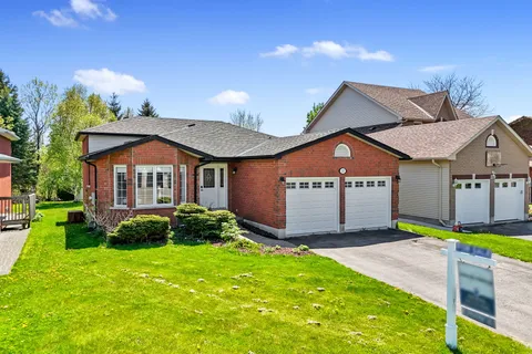 227 Huycke Street, ON K9A 5K8