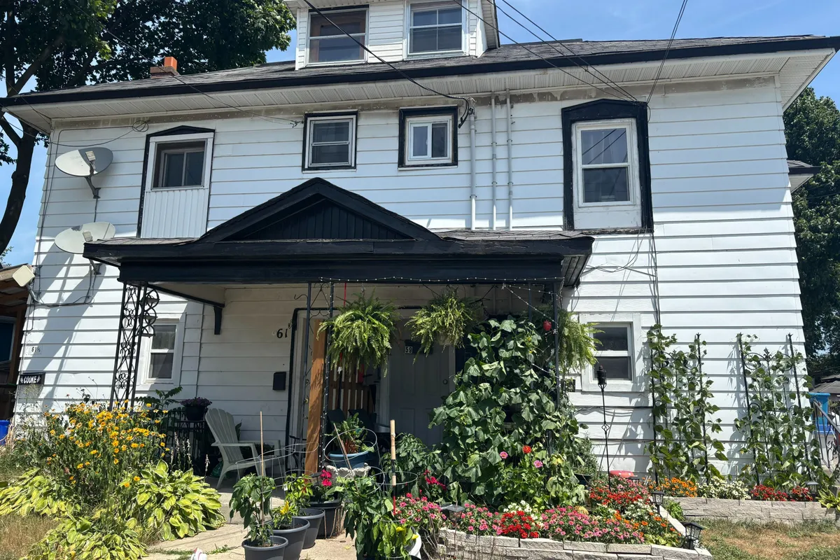 59-61 St Charles Street, ON K8P 2W1