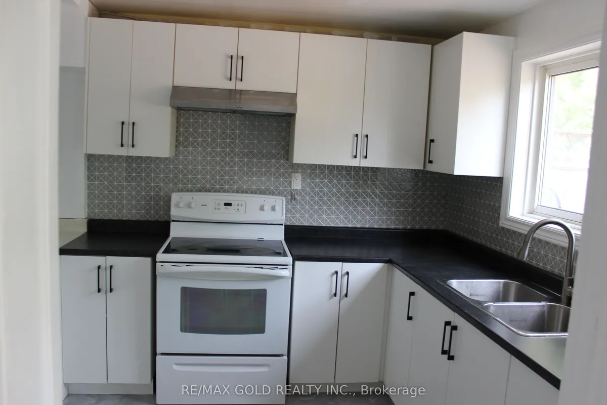 152 Elgin Street, ON N3S 5A5