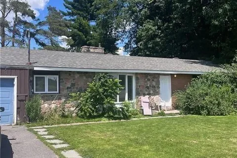 3433 CARLING Avenue, ON K2H 7V5