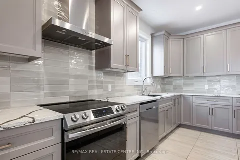 3 Grundy Crescent, ON L9W 7S7