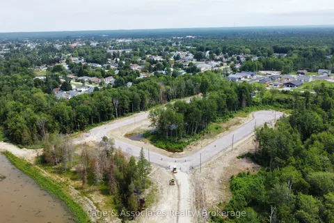 25 Brianne Court, ON P2B 0C6