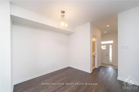 758 JENNIE TROUT Terrace, ON K2W 0M2