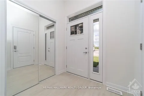 758 JENNIE TROUT Terrace, ON K2W 0M2