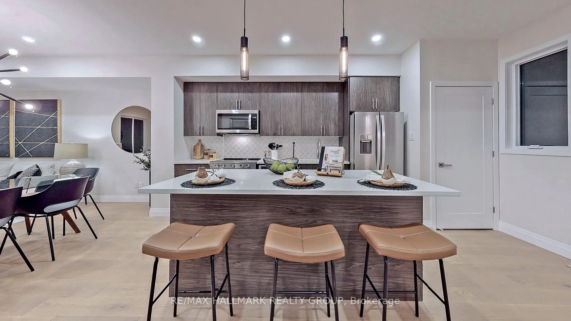 809 Star Private, ON K2L 1W2