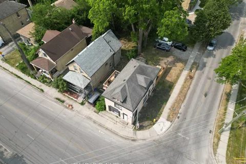 553 Quebec Street, ON N5W 3Y9