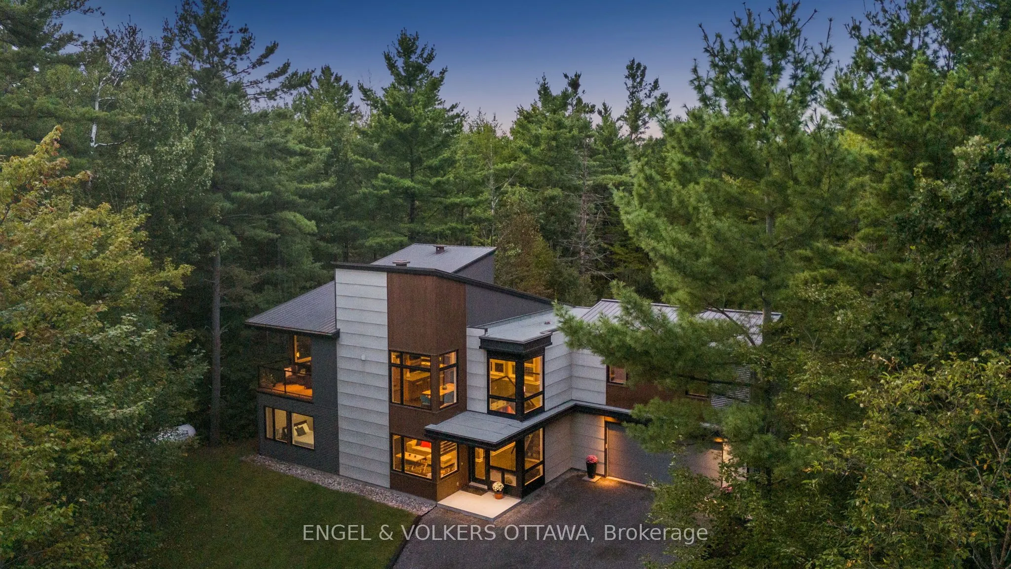 108 EDITH MARGARET Place, ON K2W 1A8