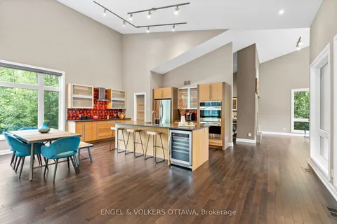 108 EDITH MARGARET Place, ON K2W 1A8