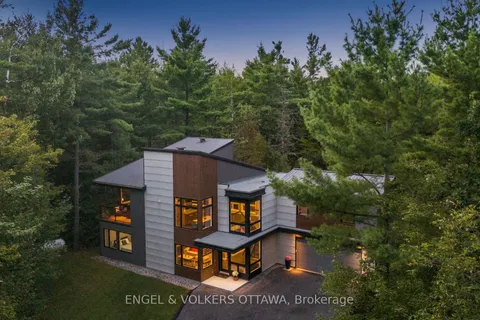 108 EDITH MARGARET Place, ON K2W 1A8