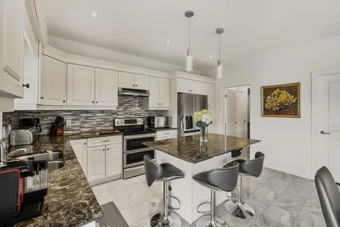 5632 Osprey Avenue, ON L2H 0M2