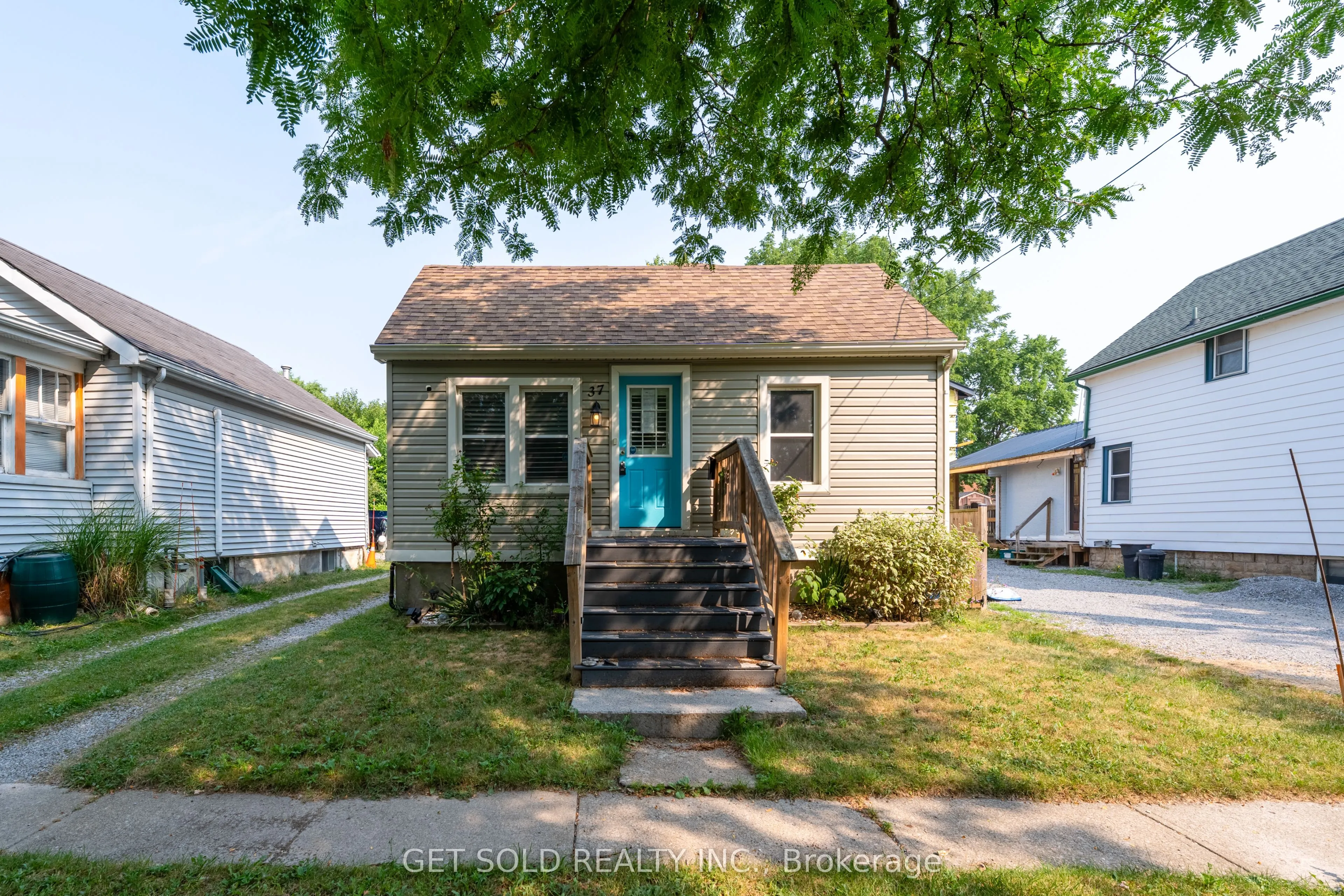 37 Maplecrest Avenue, ON L2T 1A7